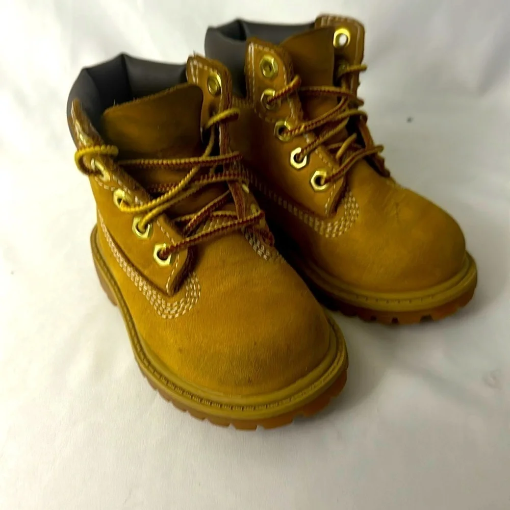 Timberland Classic Waterproof Boots Toddler Kids Size 5 Wheat Nubuck Lace Up